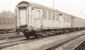 Wagon osobowy na stacji w Wolsztynie, 05.1984.
Fot. M. Moczulski....